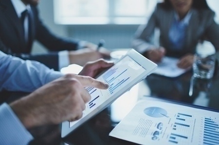 REALTORS&reg; Should Embrace Online Data, Educate Consumers about Valuations