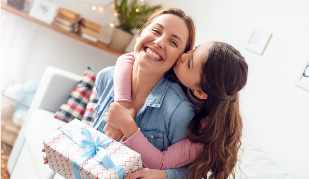 4 Ways to Celebrate the Moms in Your Life