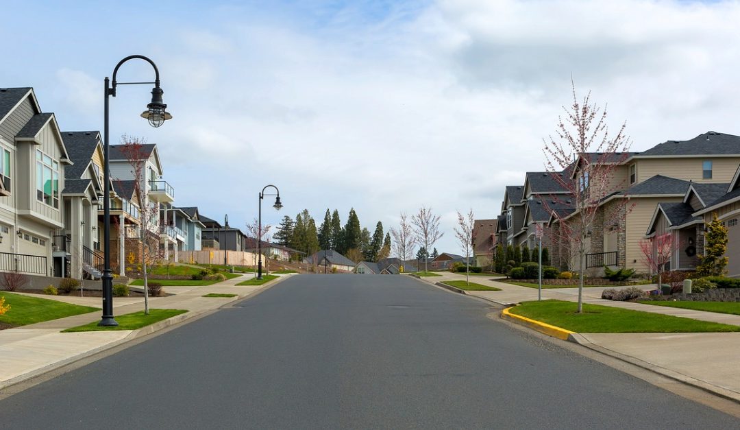 Pros and Cons of Buying a House in a Subdivision