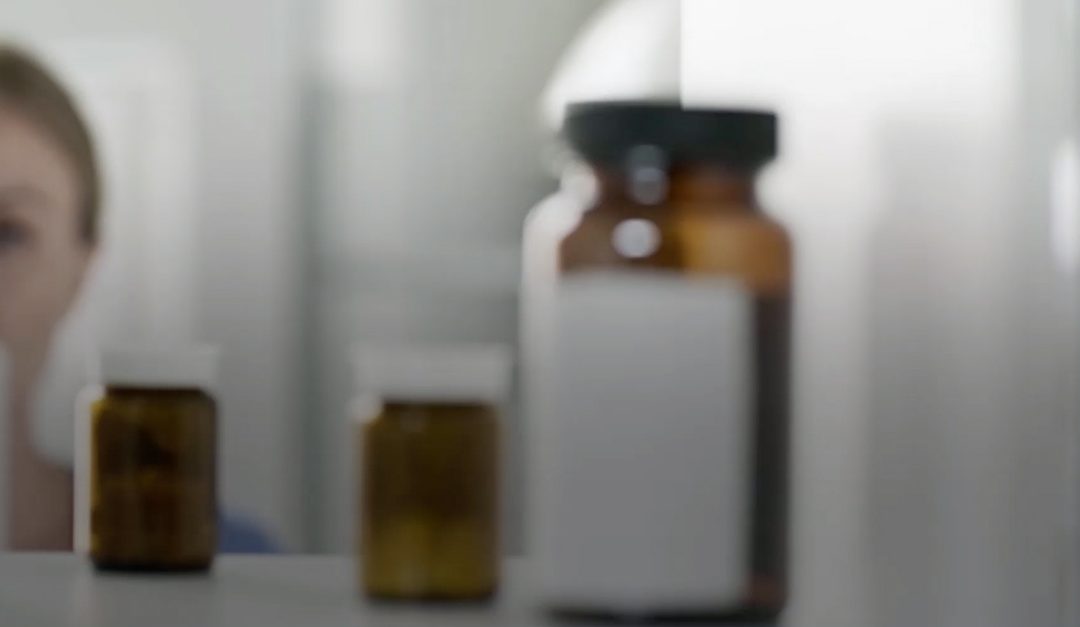 How to Safely Clean Out Your Medicine Cabinet