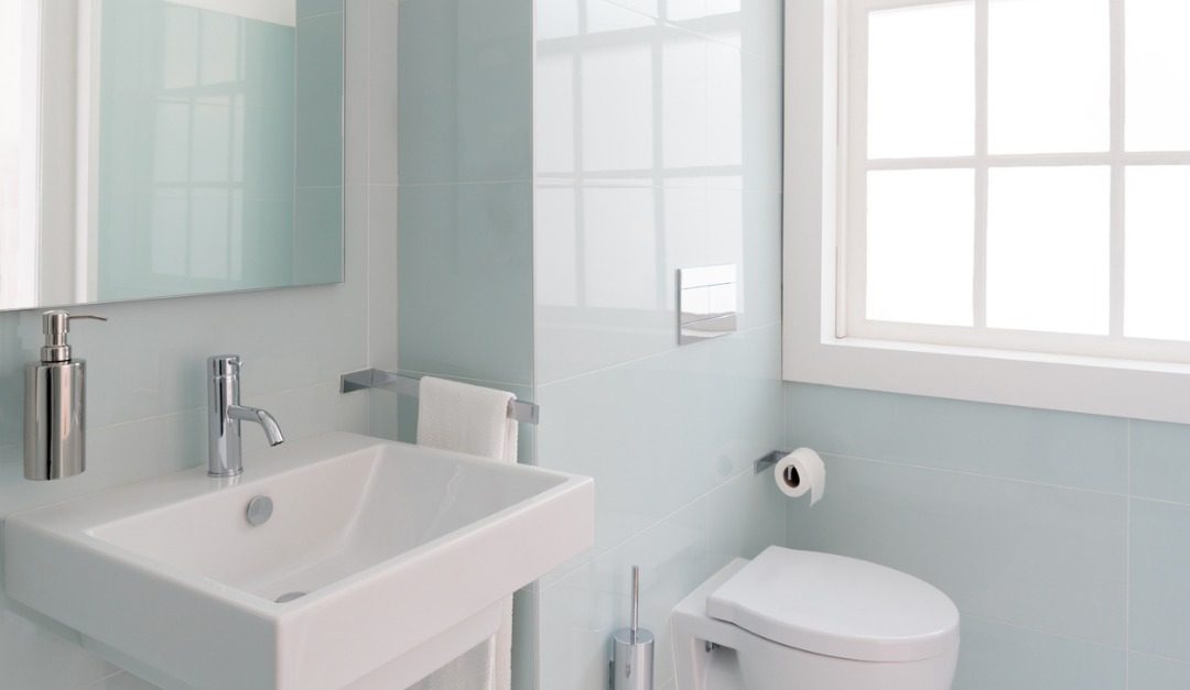 How to Maximize Space in a Small Bathroom