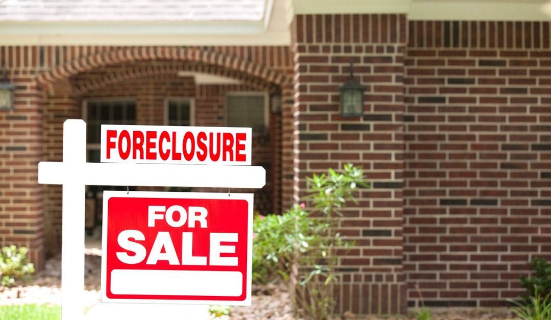 4 Things to Know When Buying a Foreclosed Home