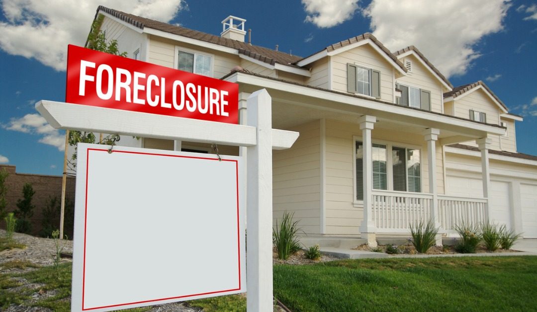 7 Things to Consider When Purchasing a Foreclosure Property