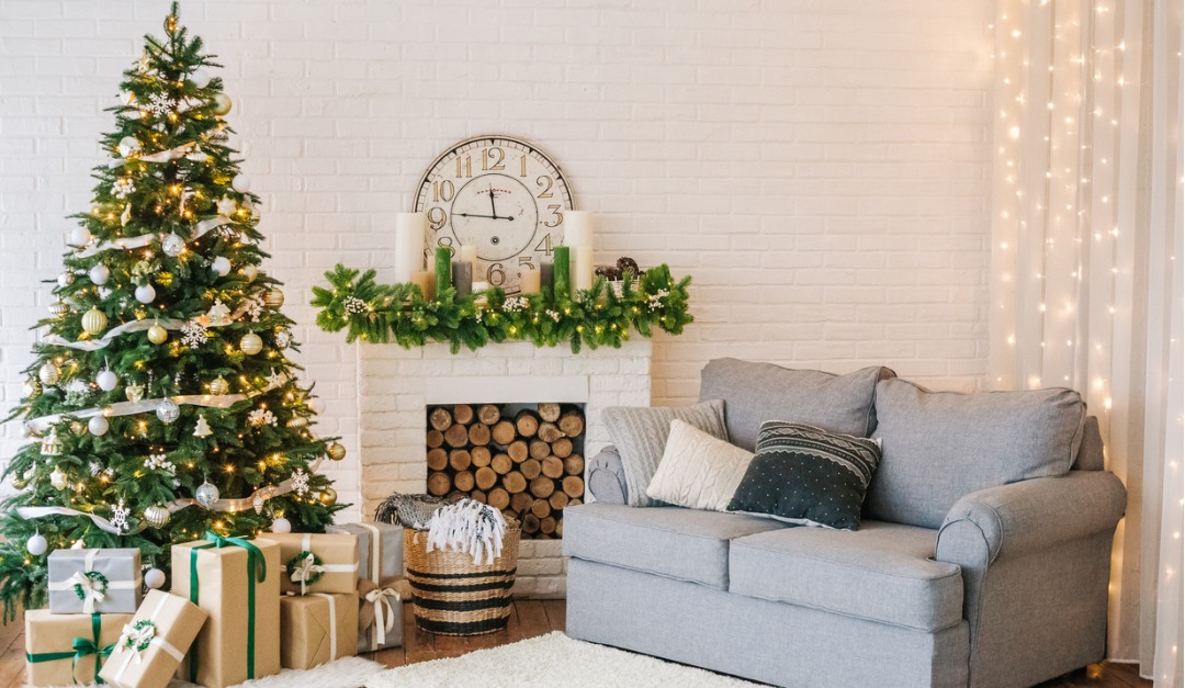 How to Stage Your Home With Holiday Cheer