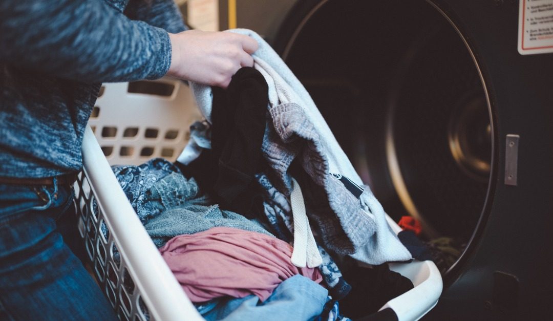 How to Navigate a Shared Laundry Room