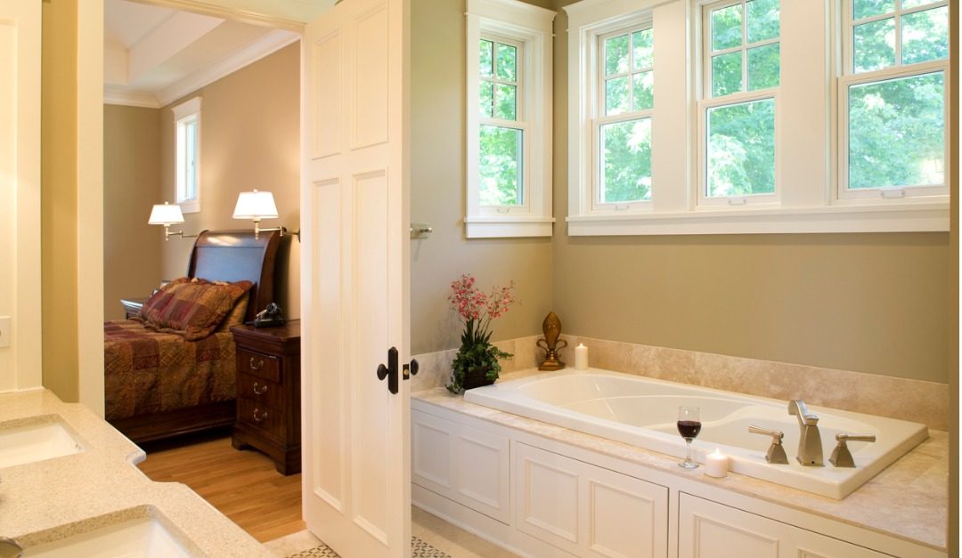 Should You Choose a House With a Master Bathroom?