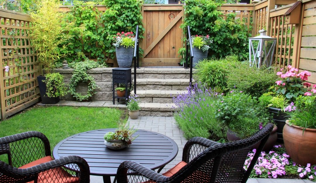 How to Maximize Space in a Small Backyard