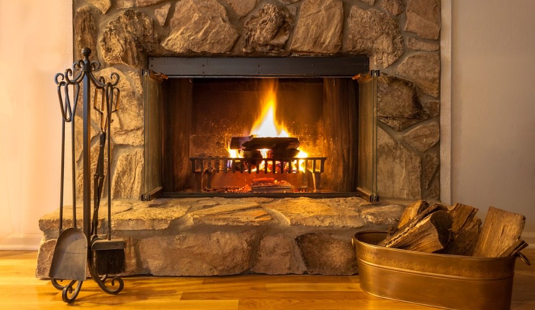 Pros and Cons of Buying a House With a Fireplace