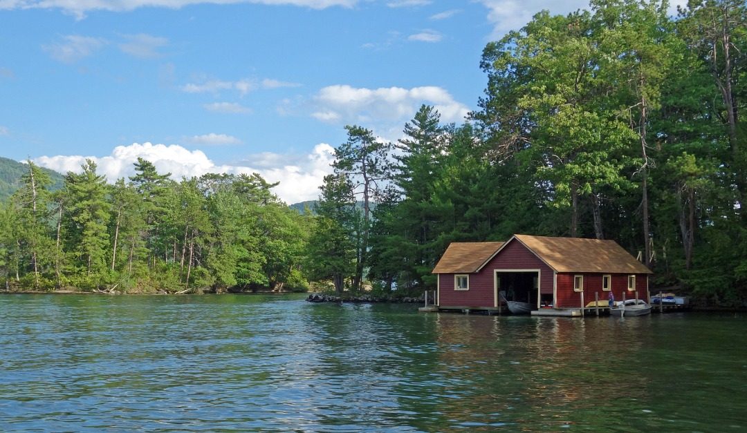 4 Features for an Ideal Boathouse