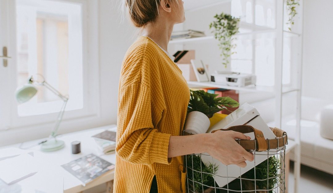 6 Things Interior Designers Say It’s Time to Toss