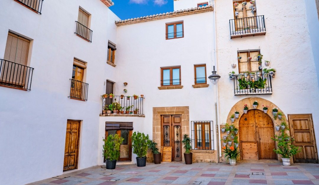 5 Beautiful Features of Spanish Revival Architecture