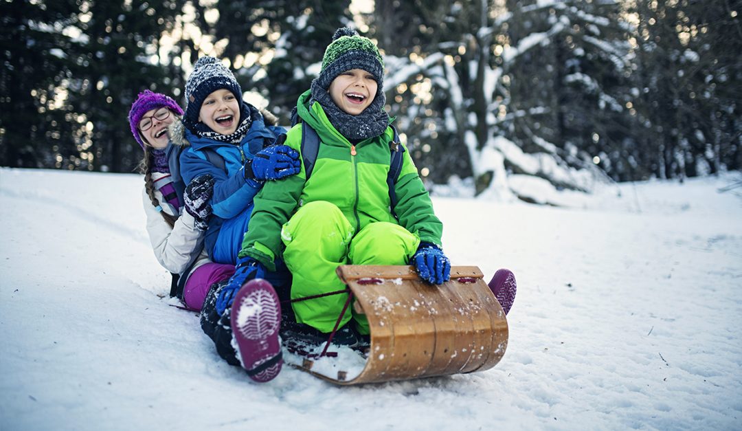 Ask the Pediatrician: What’s the Best Way to Dress My Child to Play Outside When It’s Really Cold?