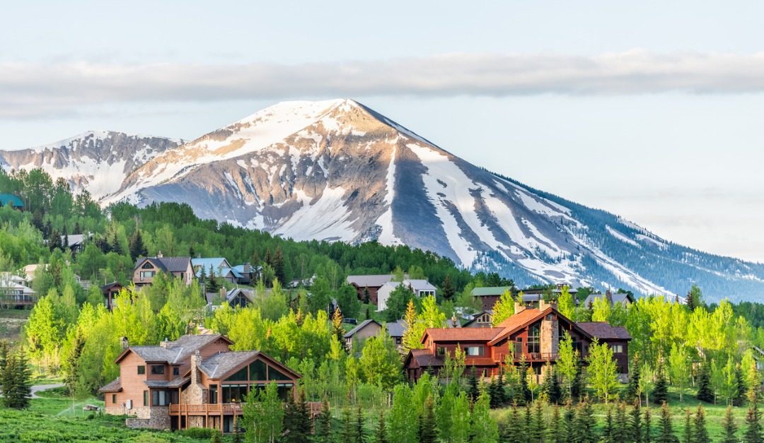 4 Reasons a Mountain Home Has Year-Round Appeal