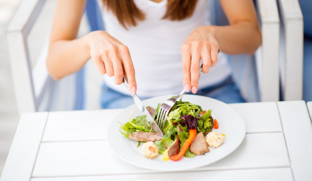 Should You Eat Several Small Meals or a Few Large Meals Per Day?