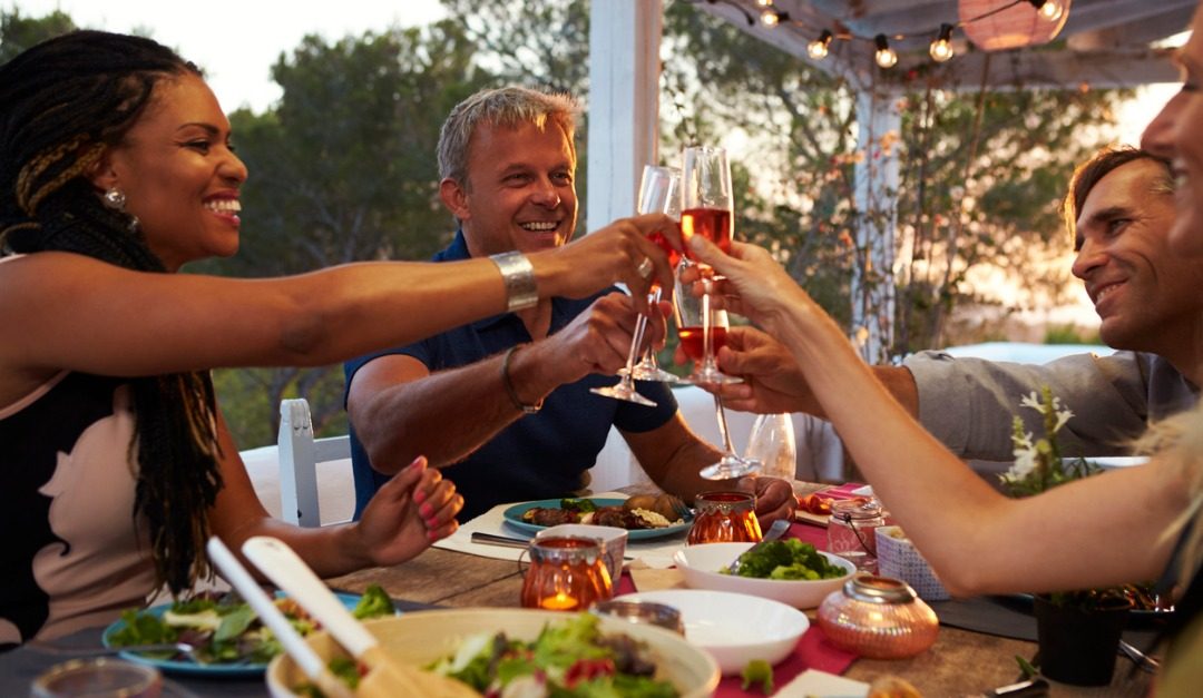 6 Tips to Prepare Your Home for an Outdoor Dinner Party