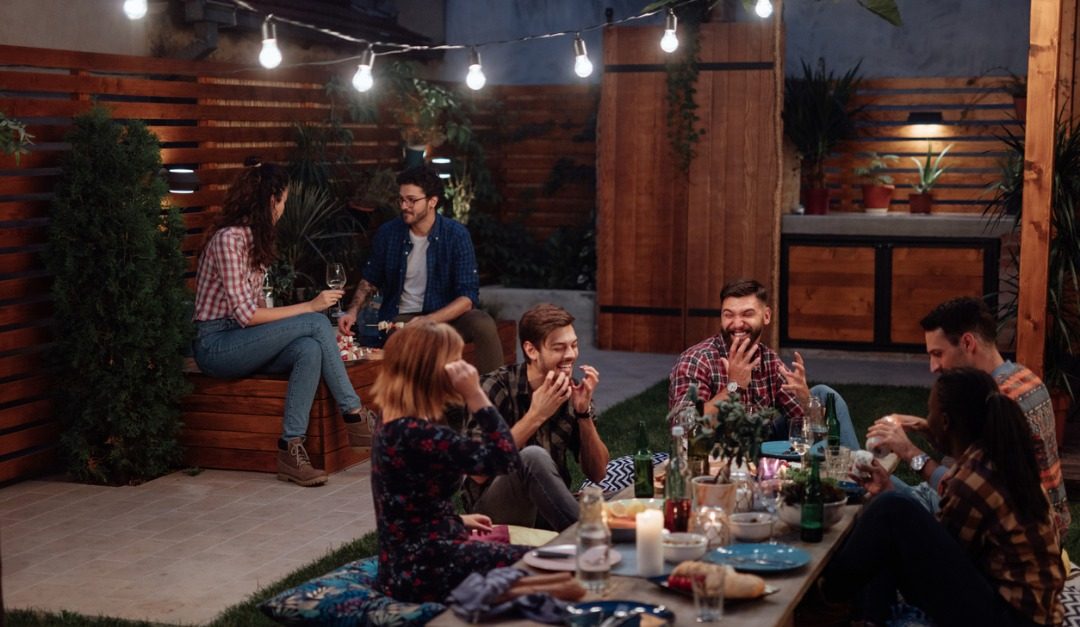 5 Ways to Upgrade Your Outdoor Space in the Fall