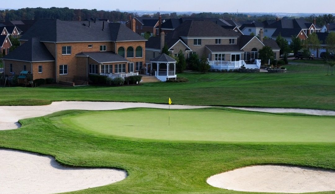 4 Reasons to Love Living in a Golf Community